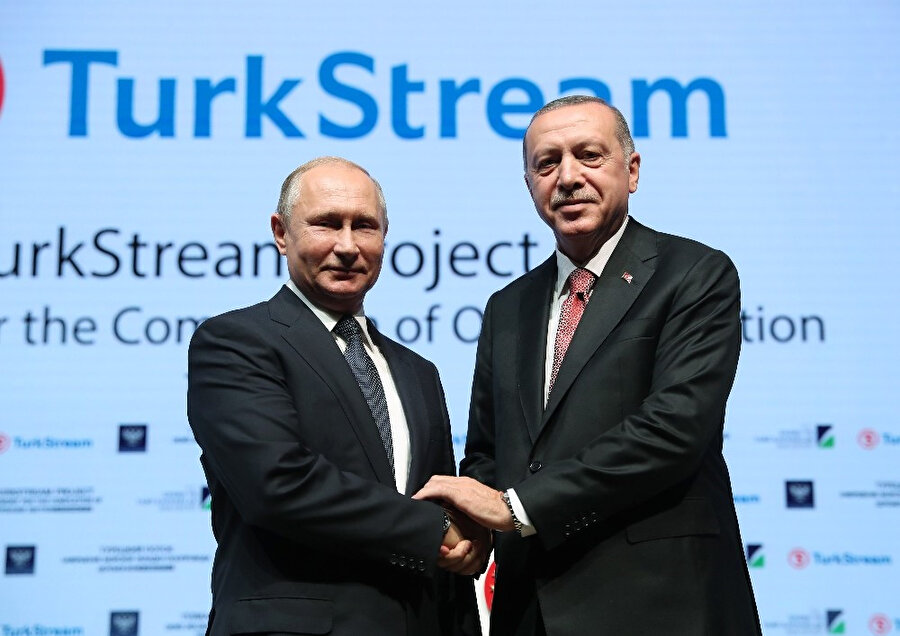 TürkAkım projesinin deniz bölümünün tamamlanması nedeniyle düzenlenen törende, Cumhurbaşkanı Recep Tayyip Erdoğan ve Rusya Devlet Başkanı Vladimir Putin bir araya gelmişti.