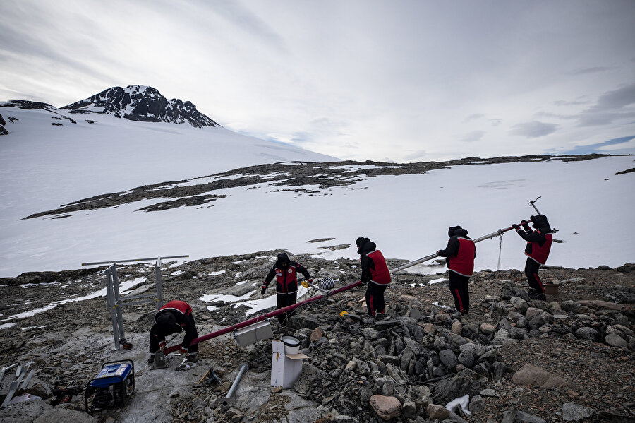 Kıtadaki ilk otomatik meteoroloji gözlem istasyonu oluşturuldu.