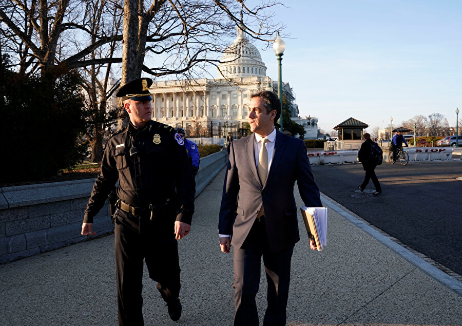 Michael Cohen, Kongre'nin önünde görünüyor