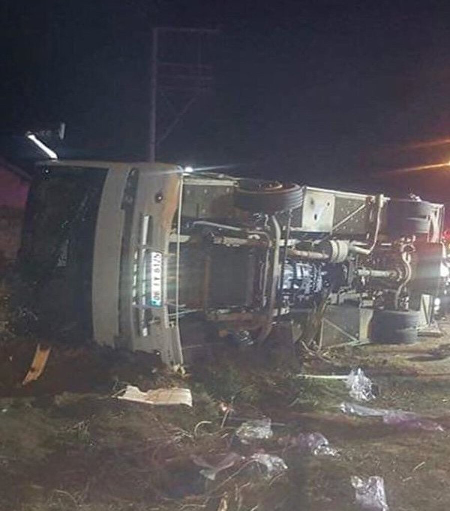 Ankaragücü taraftarını taşıyan otobüs Afyonkarahisar’da kaza yaptı.