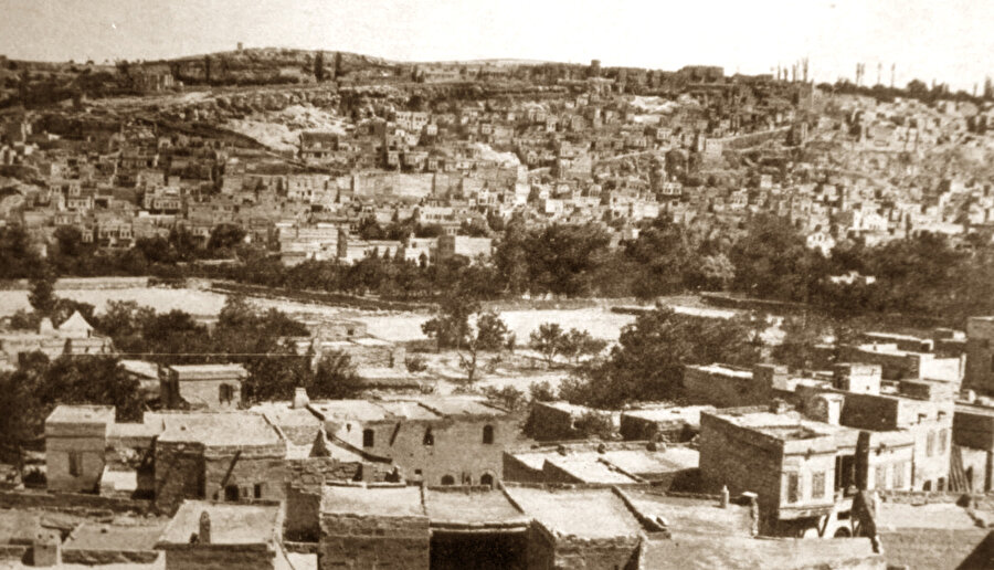 Gülbenkyan'ların İstanbul'dan önce yerleştiği Talas'ın eski bir fotoğrafı.