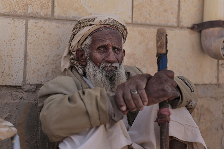 Gördüğüm neredeyse her Yemenli’nin ortak bir özelliği vardı: Yorgun olması.