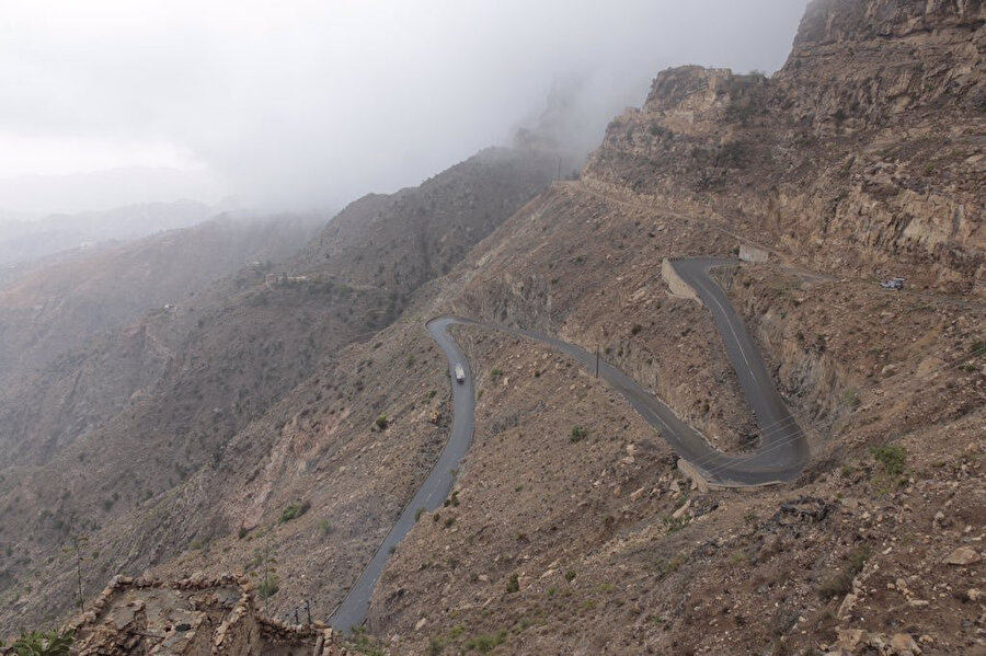 Yemen'in orta ve kuzey kesimi oldukça dağlıktır.