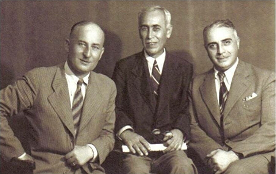Kafkas Dergisi yöneticileri. Soldan sağa: Alihan Kantemir, Halil Bey Hasmemmedov ve Haydar Bammat, İstanbul 1936.