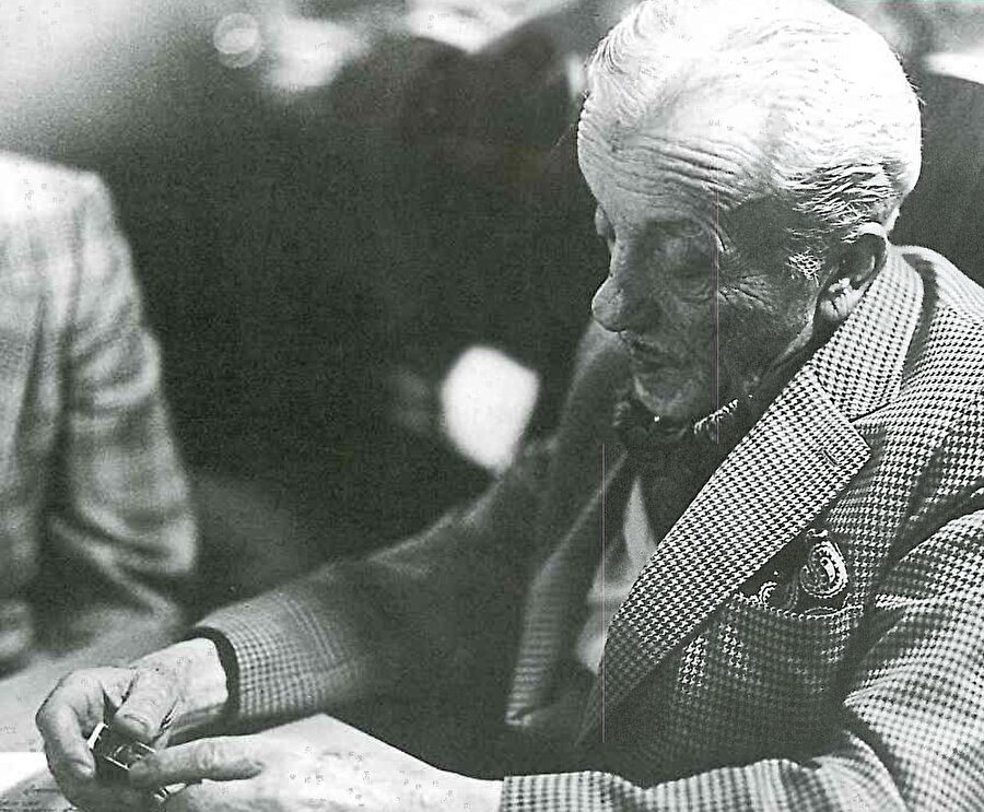 Üstad Necip Fazıl Kısakürek'in 1965 yılındaki Ayasofya konuşması ellerden biri oluyor.