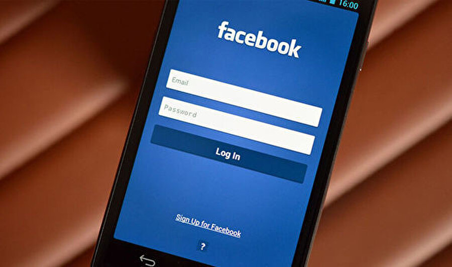 Instagram'ın dışında Facebook'ta da 'yeni paylaşım yapamama' sorunu yaşanıyor. 