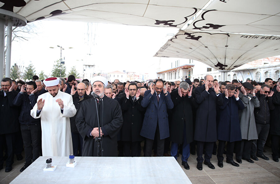 İstanbul Fatih Camisi'nde Yeni Zelanda’da meydana gelen terör saldırısında şehit olanlar için cuma namazının ardından gıyabi cenaze namazı kılındı.