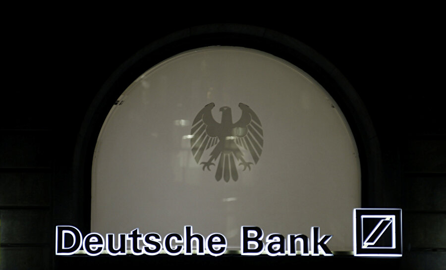 Almanya’nın en büyük bankası Deutsche Bank’ın İletişim Başkanı Jörg Eigendorf, Almanya merkezli Commerzbank ile birleşmeyi ekonomik açıdan anlamlı olduğunda gerçekleştireceklerini söyledi.