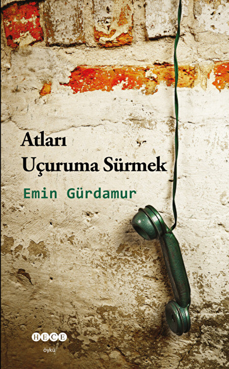 Neredeyse tüm öykülerinde ‘çocukluk’tan yola çıkıyor Gürdamur.