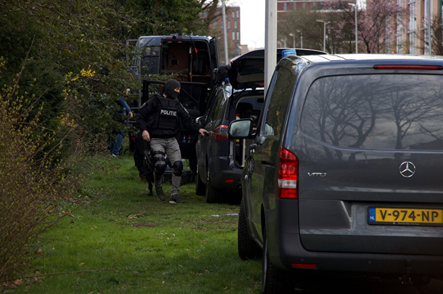 Hollanda polisi operasyon için hazırlık yapıldığını açıklamıştı.