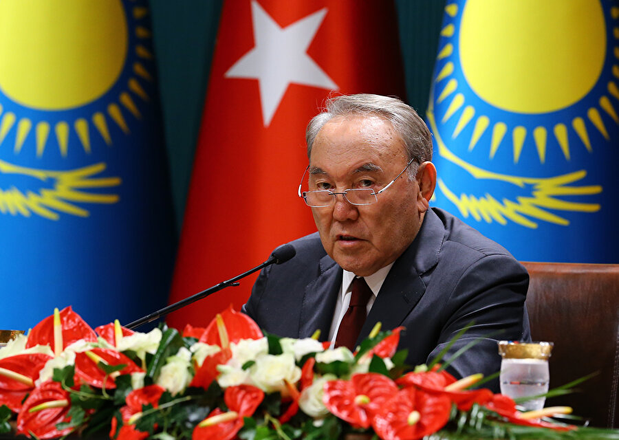 Nazarbayev'in görev süresi 2020 yılında sona erecekti.
