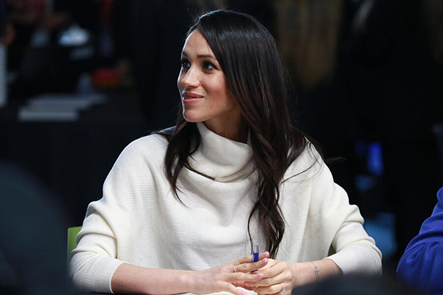 Meghan Markle, bir dernek toplantısında Prens Harry ile tanıştı.