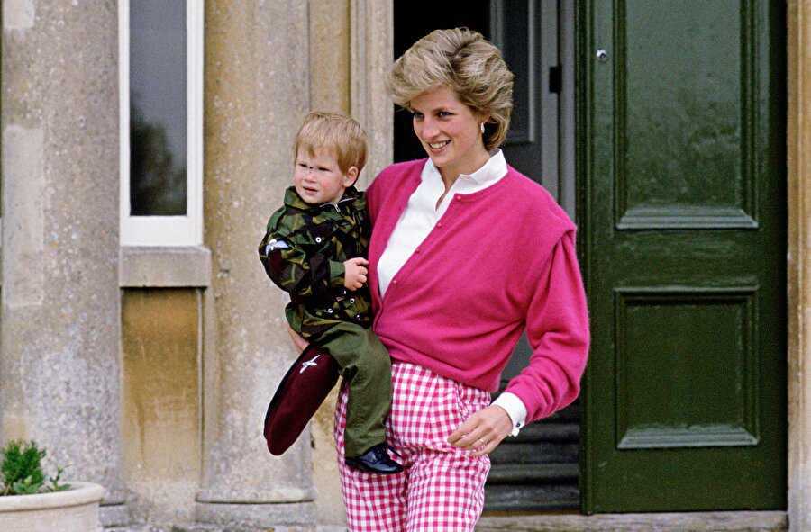 Prenses Diana 1997 yılında vefat etti.