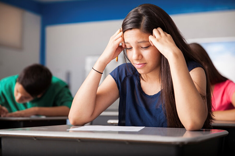 Gençlerin en temel depresyon sorunu olarak sınav stresi görünüyor.