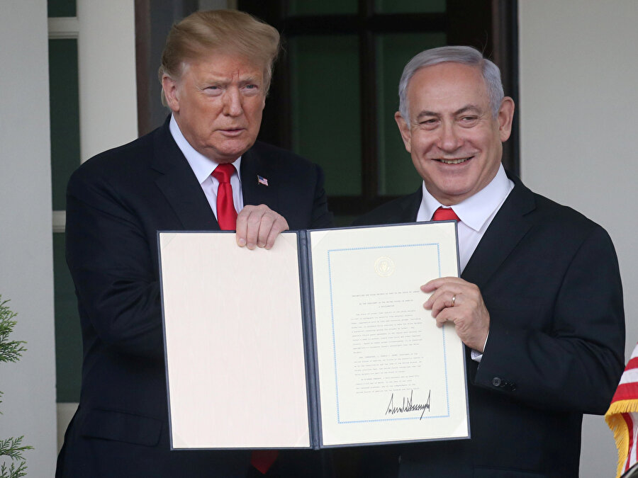 ABD Başkanı Donald Trump ve İsrail Başbakanı Binyamin Netanyahu kameralara böyle poz verdi.