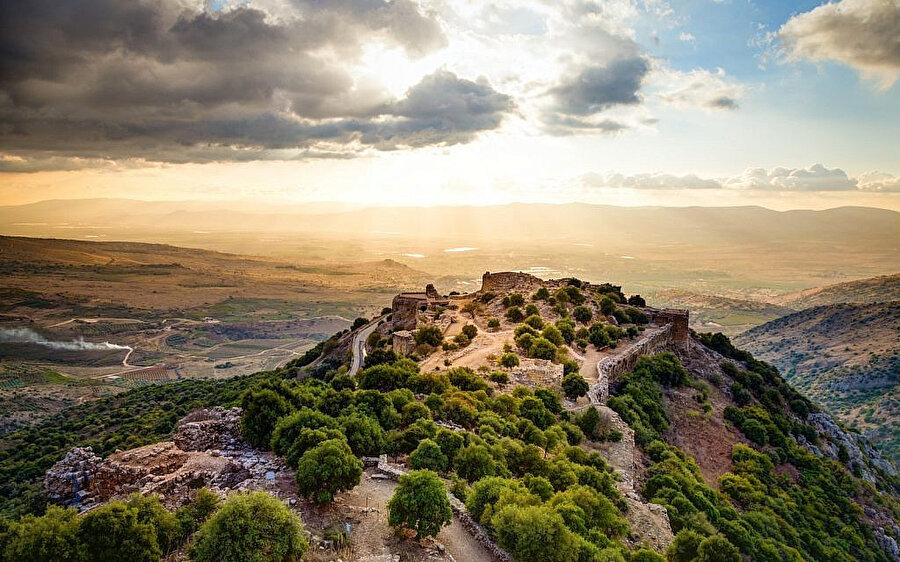 Savaştan önce Suriye'ye ait olan Golan Tepeleri, İsrail için stratejik öneme sahip.
