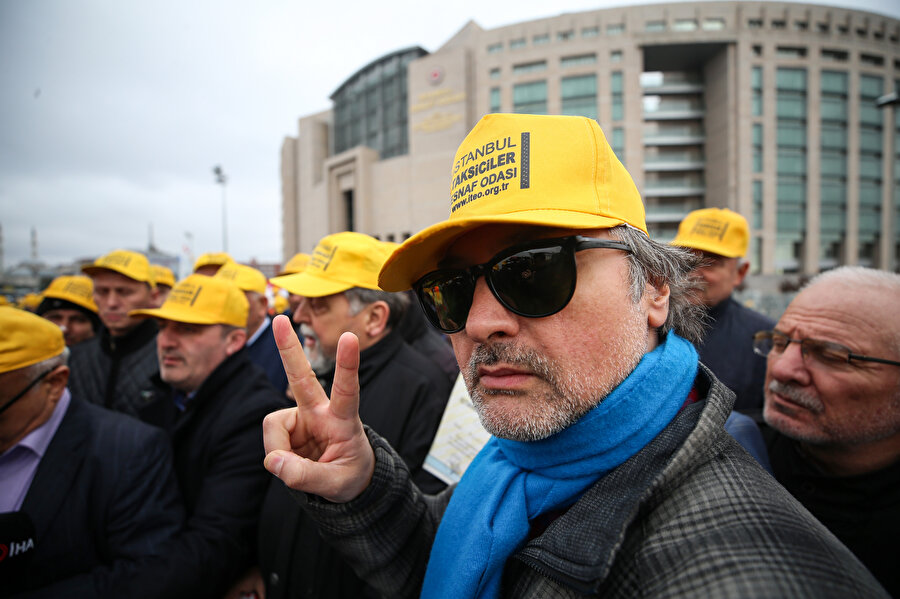 İstanbul Otomobilciler Esnaf Odası ve Birleşik Taksi Şoförleri Derneği'nin, internet üzerinden hizmet veren Uber'e erişimin engellenmesi ve firmanın Türkiye'den men edilmesi talebiyle açtığı davanın görülmesine Şehit Cumhuriyet Savcısı Mehmet Selim Kiraz Yerleşkesinde bulunan Çağlayan Adliyesi'nde devam edilmişti.