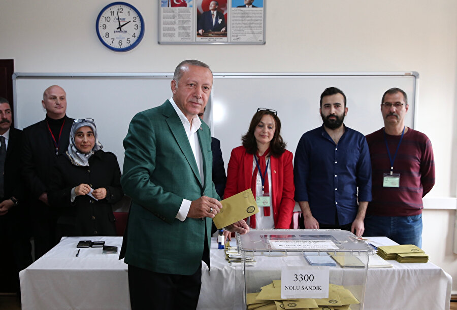 Cumhurbaşkanı Erdoğan 3300 numaralı sandıkta oy kullandı.