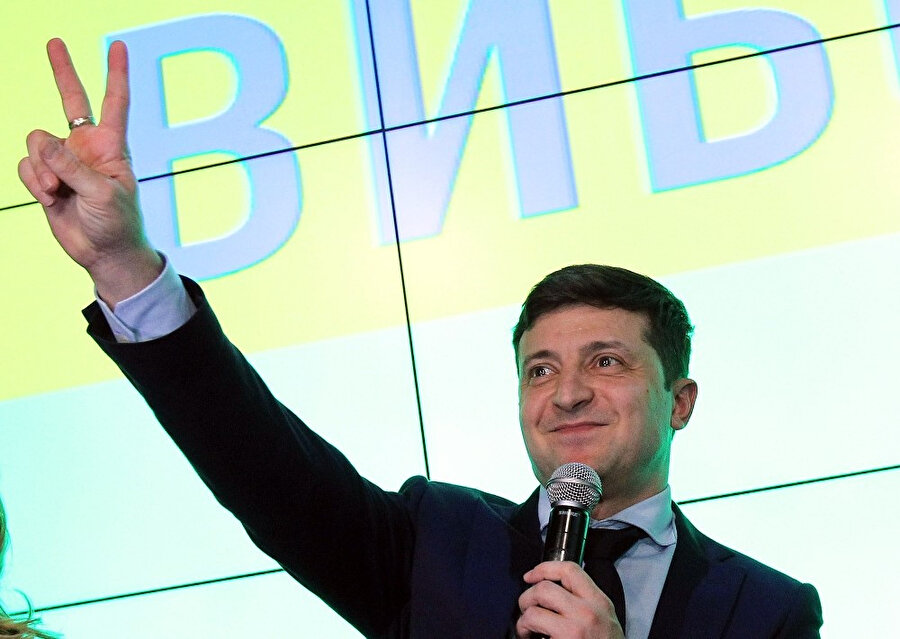 ünlü komedyen Vladimir Zelenskiy'nin seçimleri kazanacağı yönünde bir fikir birliği var.