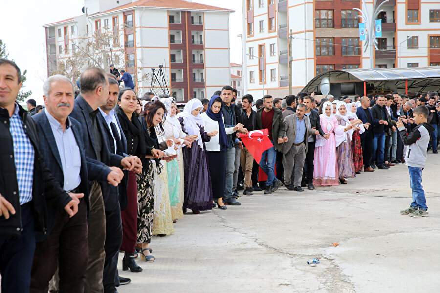 HDP'nin Şırnak merkez ile Silopi ve Cizre, Mardin'in Dargeçit, Hakkari'nin Yüksekova ve Muş'un Varto ilçesinde 30 Mart 2014'teki seçimlere göre oy oranı düştü.