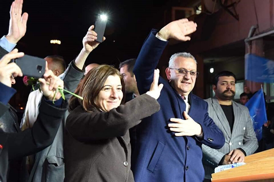 AK Parti'nin adayı Helvacıoğlu 11 oy farkla kazandı.