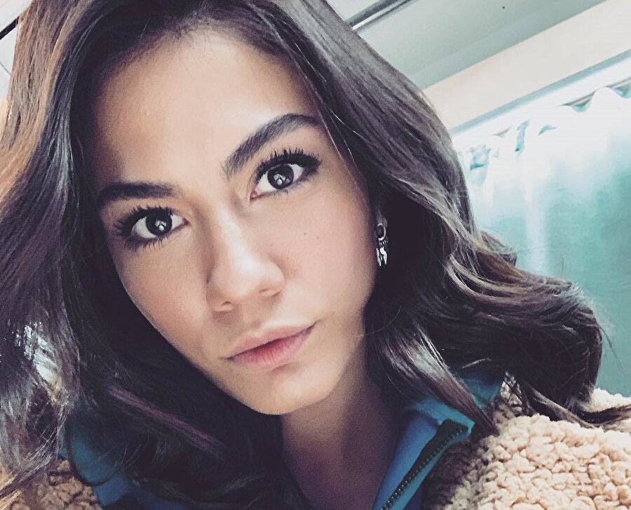 Demet Özdemir Can Yaman'la ilgili açıklama yaptı. 