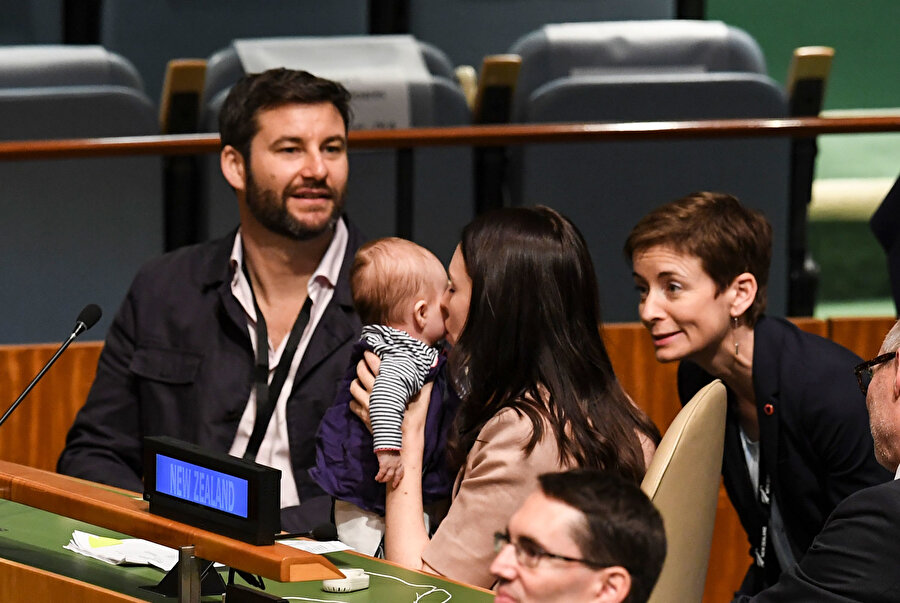 Yeni Zelanda Başbakanı Ardern, BM toplantısına eşi ve bebeği ile katılmıştı.