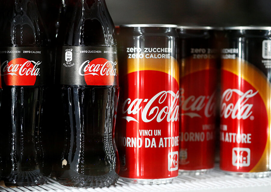 Coca Cola şekerli içecek üretimi yapan firmaların başında geliyor.