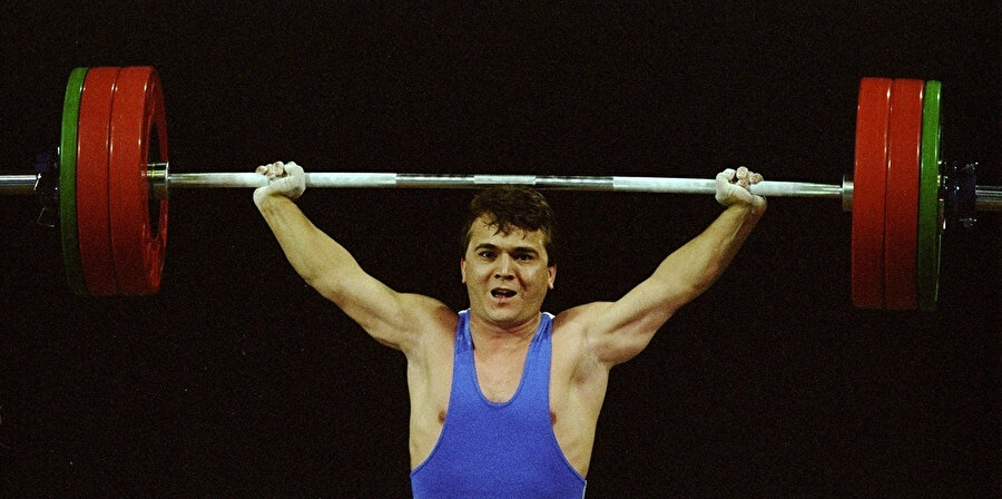 Naim Süleymanoğlu'nun 7 tane Dünya Şampiyonluğu bulunuyor.