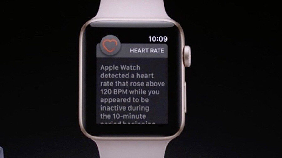 Apple Watch'un sağlık bildirimleri anlık olarak kullanıcıyla paylaşılıyor ve saat, zaman zaman çok kritik bir sağlık asistanı görevine de erişebiliyor. 