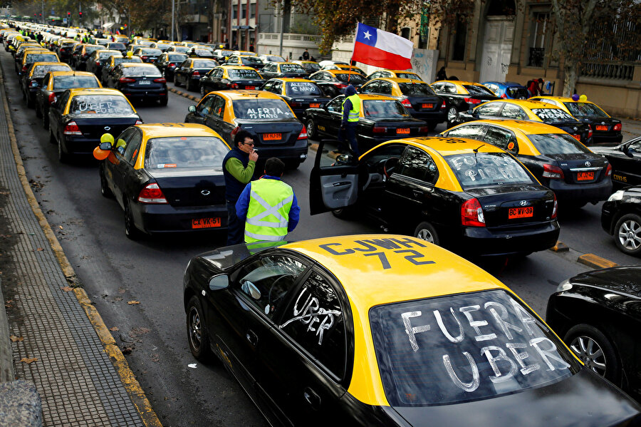 Uber birçok ülkede protesto edilerek yasaklanması isteniyor.