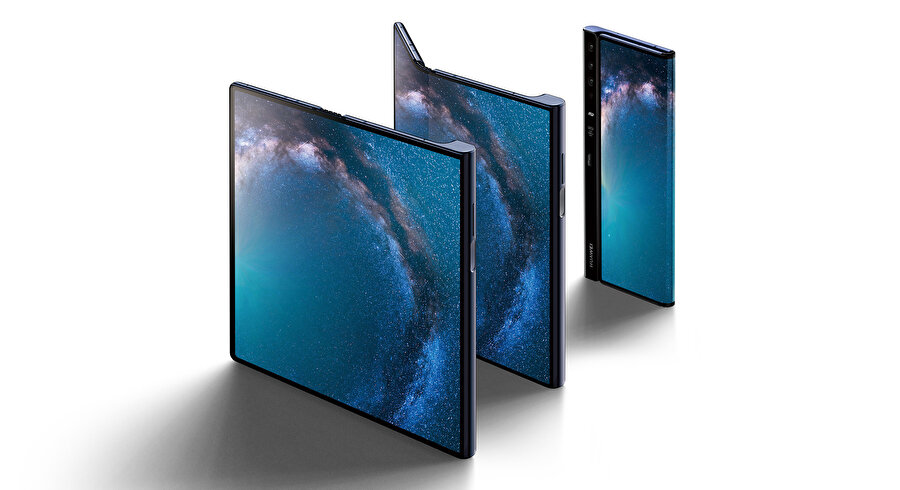 Huawei Mate X'in Galaxy Fold'dan en önemli farklarından biri dışa doğru katlanıyor olması. 