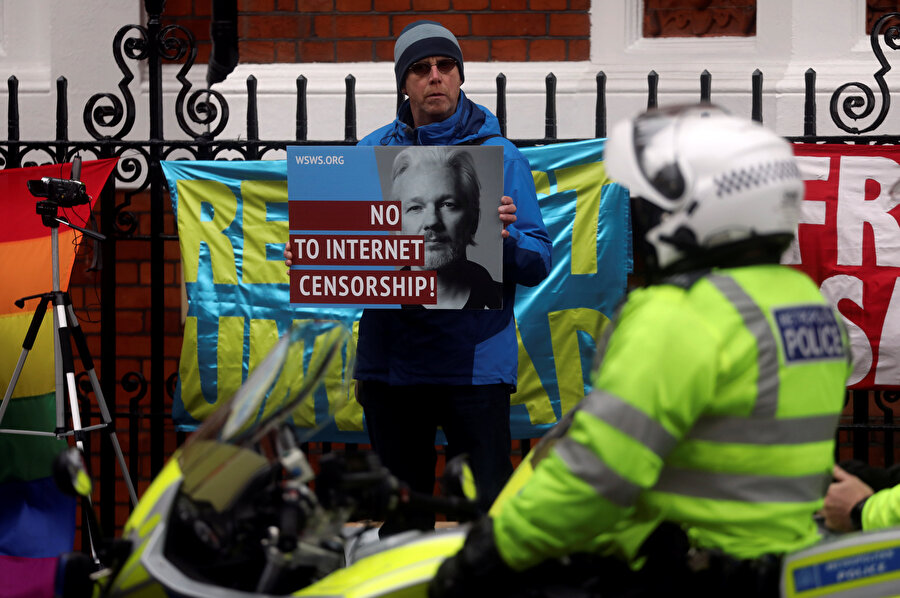 Assange'ye destek protestoları düzenlenmişti.