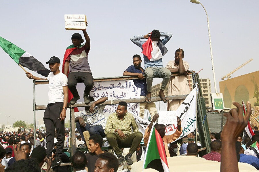 Sudan'da siyasi tutuklular özgürlüğüne kavuştu.