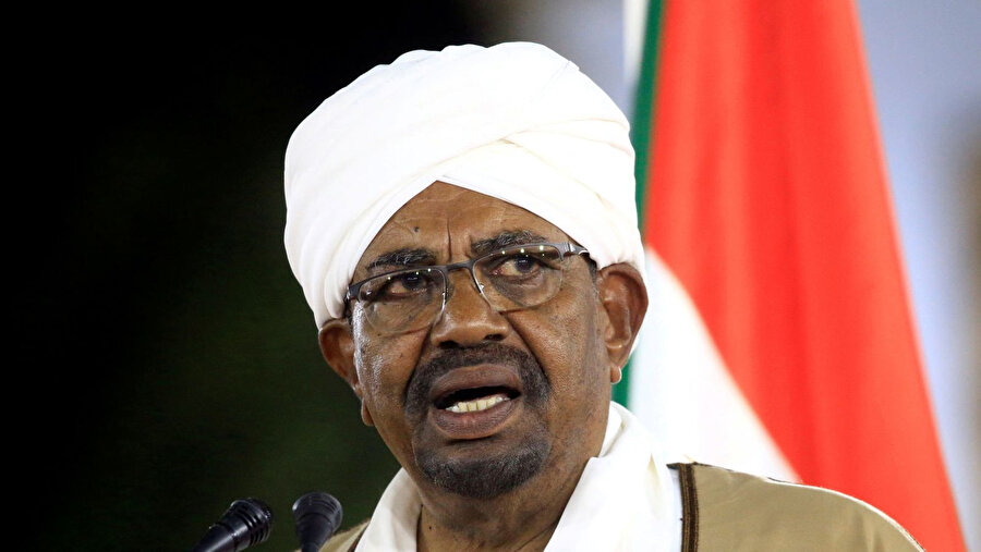 Eski Sudan Cumhurbaşkanı, Mareşal Ömer Hasan Ahmed el-Beşir.