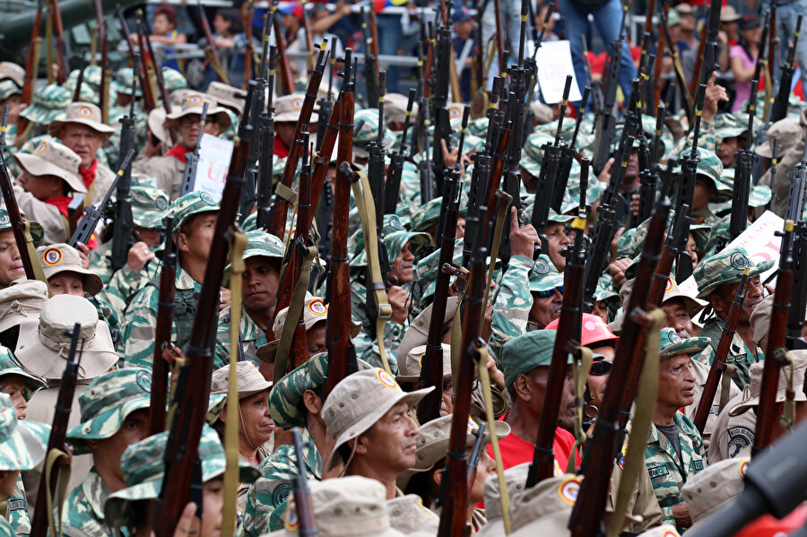 Venezuela'da Bolivarcı Milis Gücünün sayısı 2 milyonu aştı.
