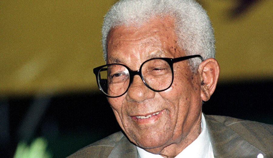 Walter Sisulu.