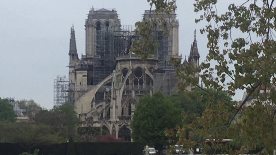 Yangın söndürüldükten sonra Katedral böyle görüntülendi.