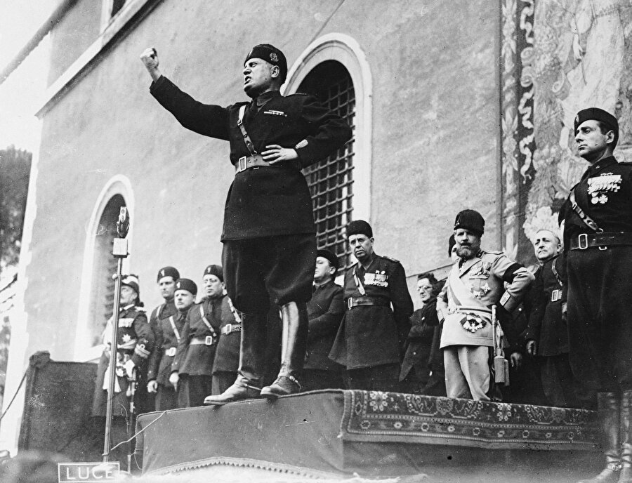 İtalya'da faşist hareketin lideri Benito Mussolini