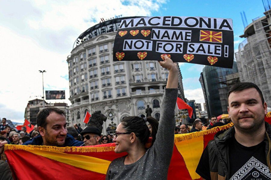 Makedonyalıların bir kısmı ülkenin isminin değiştirilmesine karşı çıkıyor.