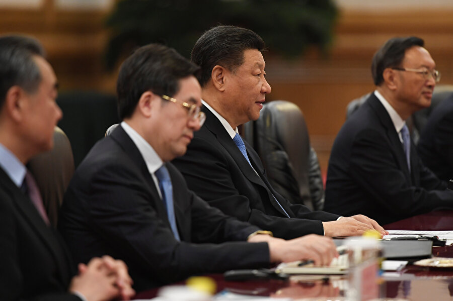 Çin Cumhurbaşkanı Xi Jinping, Pekin Devlet Başkanı Bidhya Devi Bhandari ile Pekin'deki Büyük Halk Salonu'nda görülüyor. 