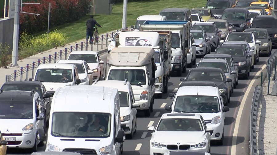 Atılan adımlarla, büyükşehirlerde yaşanan yoğun trafiğin önüne geçmek amaçlanıyor.