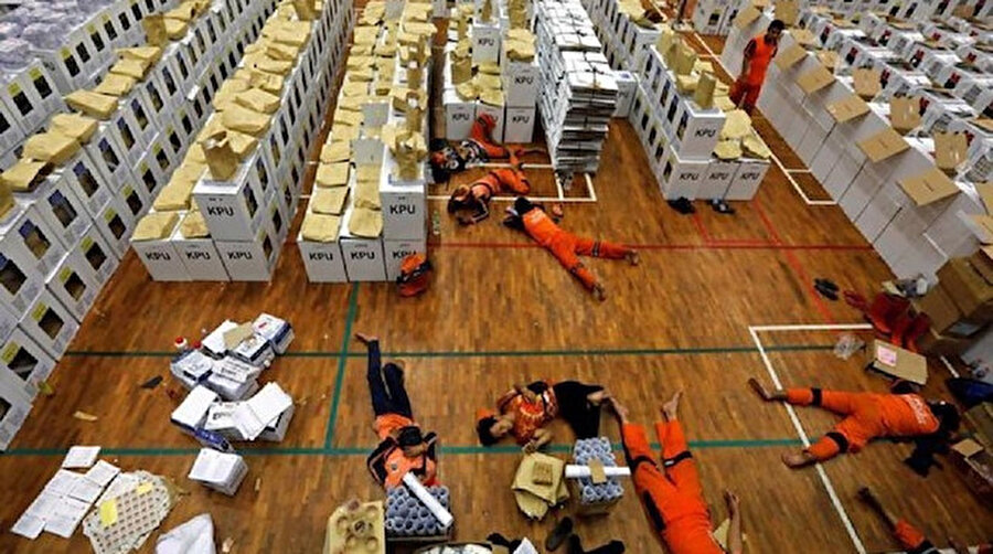 3 bin 700 sandık görevlisinin de hastanede tedavi gördüğü açıklandı