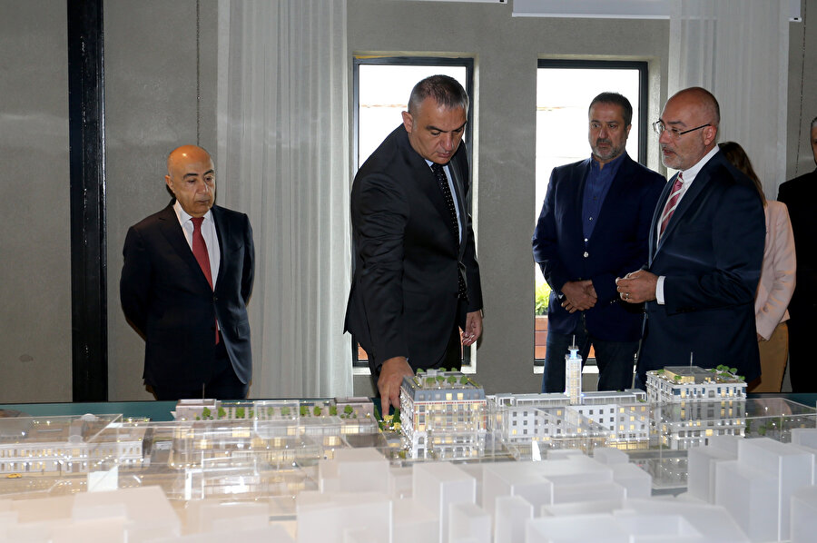 Kültür ve Turizm Bakanı Mehmet Nuri Ersoy, İstanbul’da ’Galataport Projesi’nde incelemelerde bulundu.