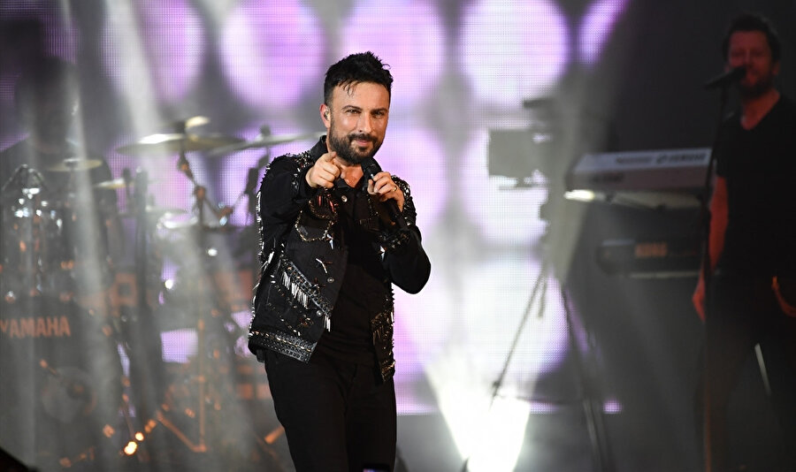 Tarkan müzik piyasasın konser ücreti en yüksek ünlüleri arasında yer alıyor.