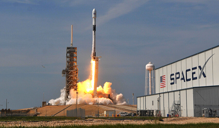 SpaceX de Mars yolculuklarına yönelik çalışmalarda bulunuyor. 