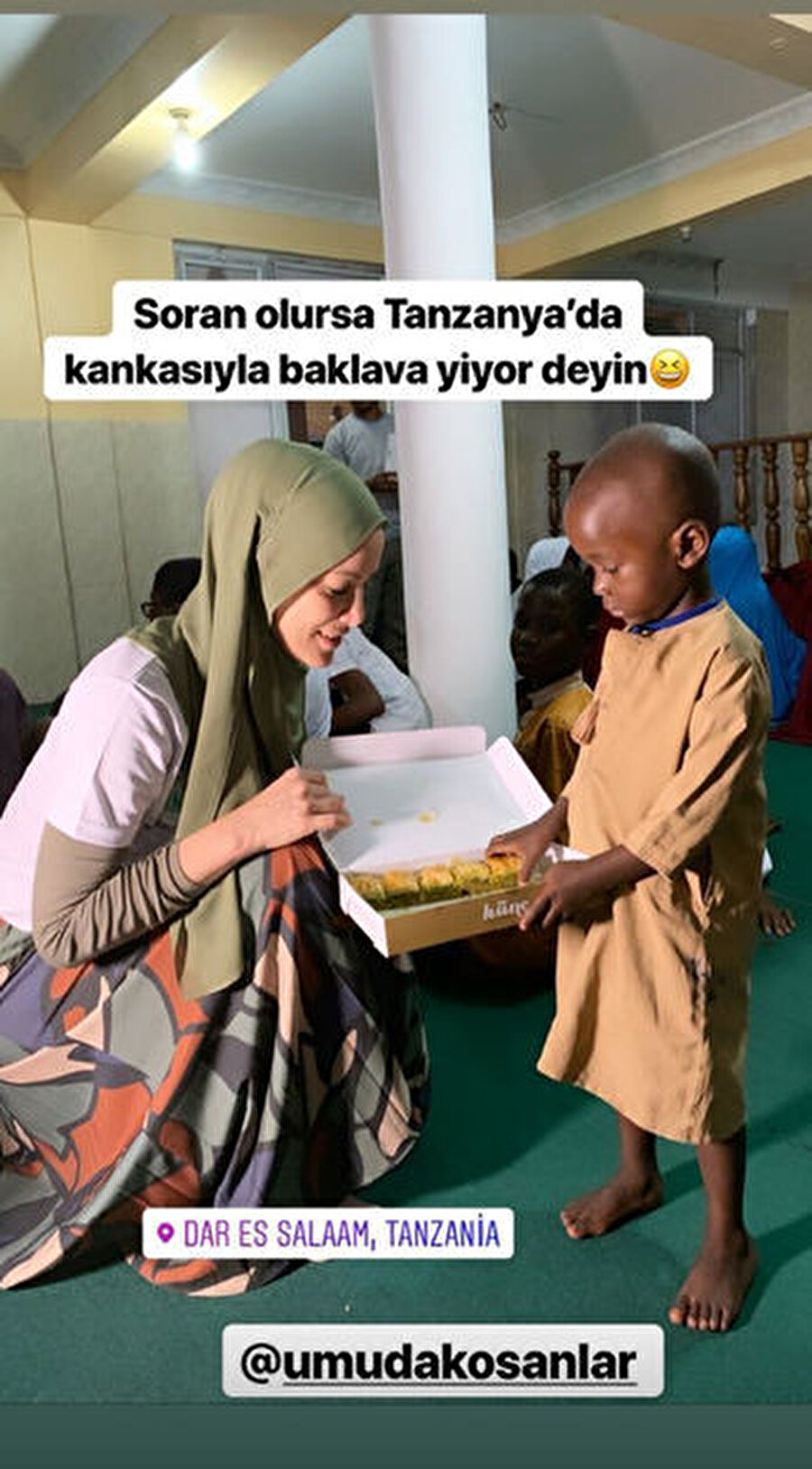 Gamze Özçelik, çocukları unutmuyor.