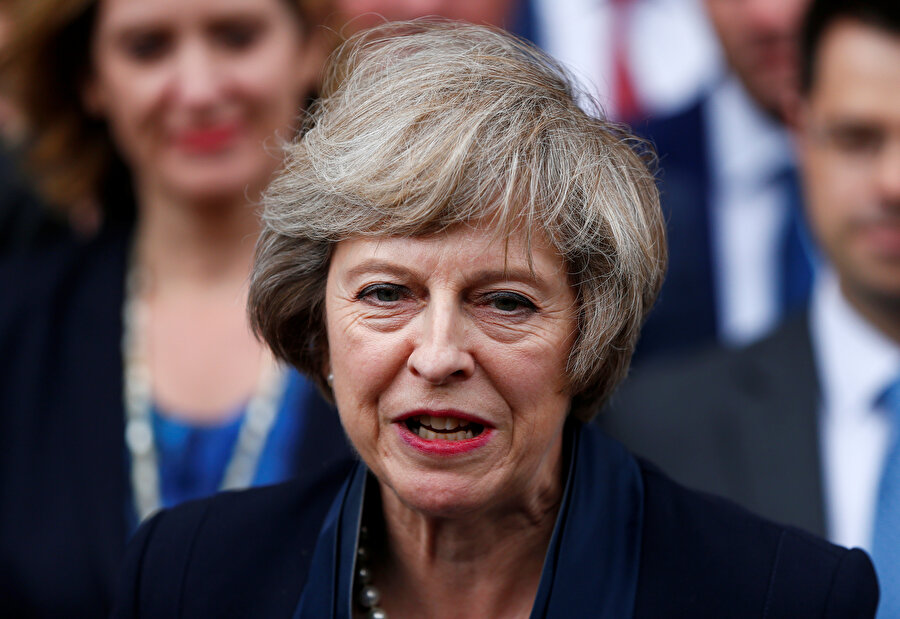 Theresa May, AB ile gerçekleştirdiği görüşmeleri parlamentoda kabul ettirememişti.