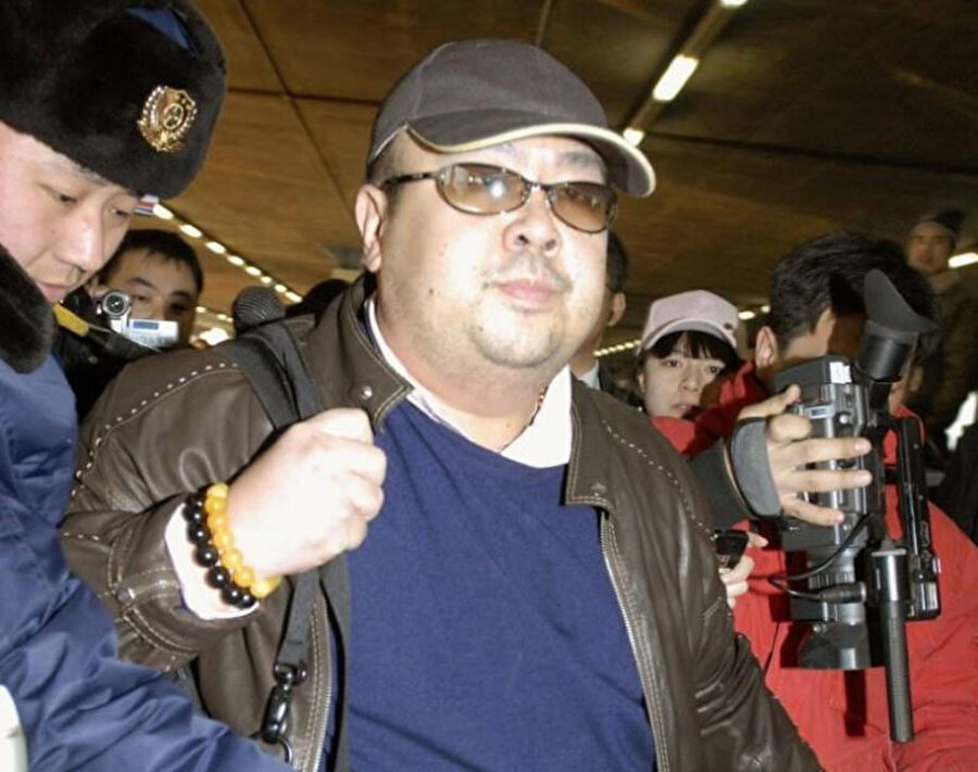 Kim Jong Nam, 11 Şubat 2007 tarihinde Kyodo tarafından çekilen bu fotoğrafta Çin'deki Pekin havaalanında görünüyor. 