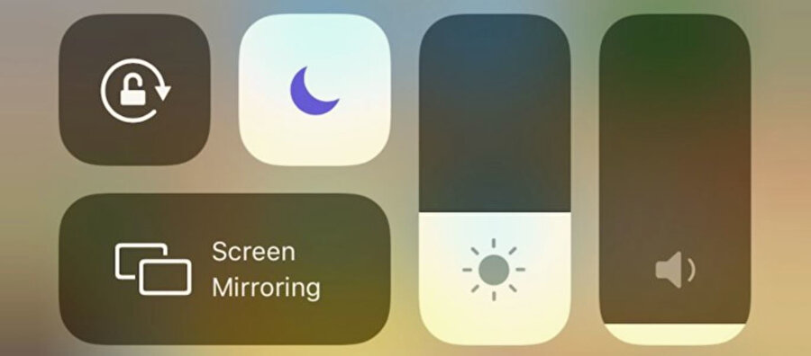 Apple, Rahatsız Etme kısmı aktif olarak ayarlandığında animasyonlu şekilde küçük bir Ay tutulması gerçekleştiriyor. 